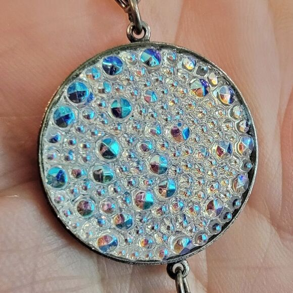 #Sabika Winter '18 Swarovski Crystal Round Pendant Necklace Heart-Stamped Back - Picture 2 of 7